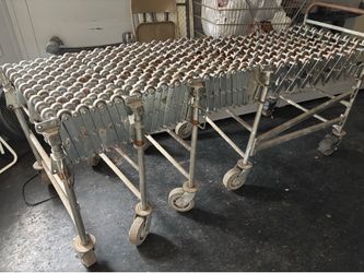 Expandable conveyer