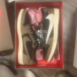 Travis Scott Low Mochas 