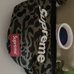 SUPREME Waist Bag