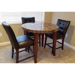 Pub Table with 3 bar Stools