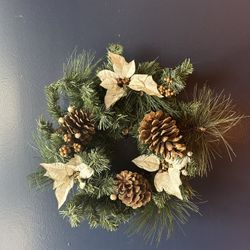 Christmas Wreath With Pines 