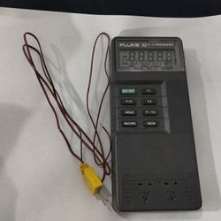 FLUKE 52 KJ THERMOMETER