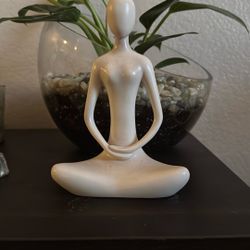Meditation Statue (8” X 4”)