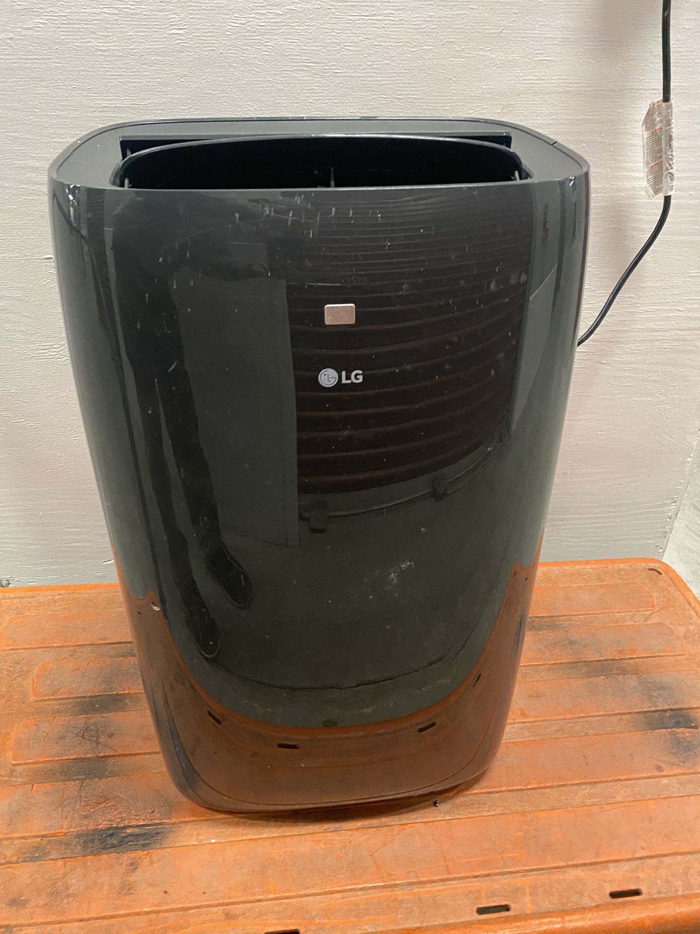 Black LG 8000BTU Tower Smart Portable Air Conditioner AC Unit. Model LP0821GSSM Great pre-owned condition. No remote. Missing the exhaust hose but ca