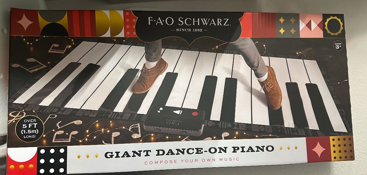 Giant Dance-on Piano
