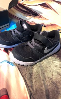 Toddler Nike sz 10c
