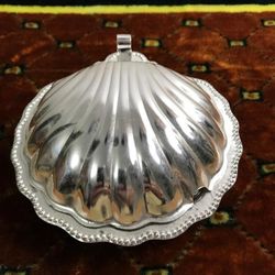 CONCHA DE STAINLESS CON UN CENICERO DE CRISTAL