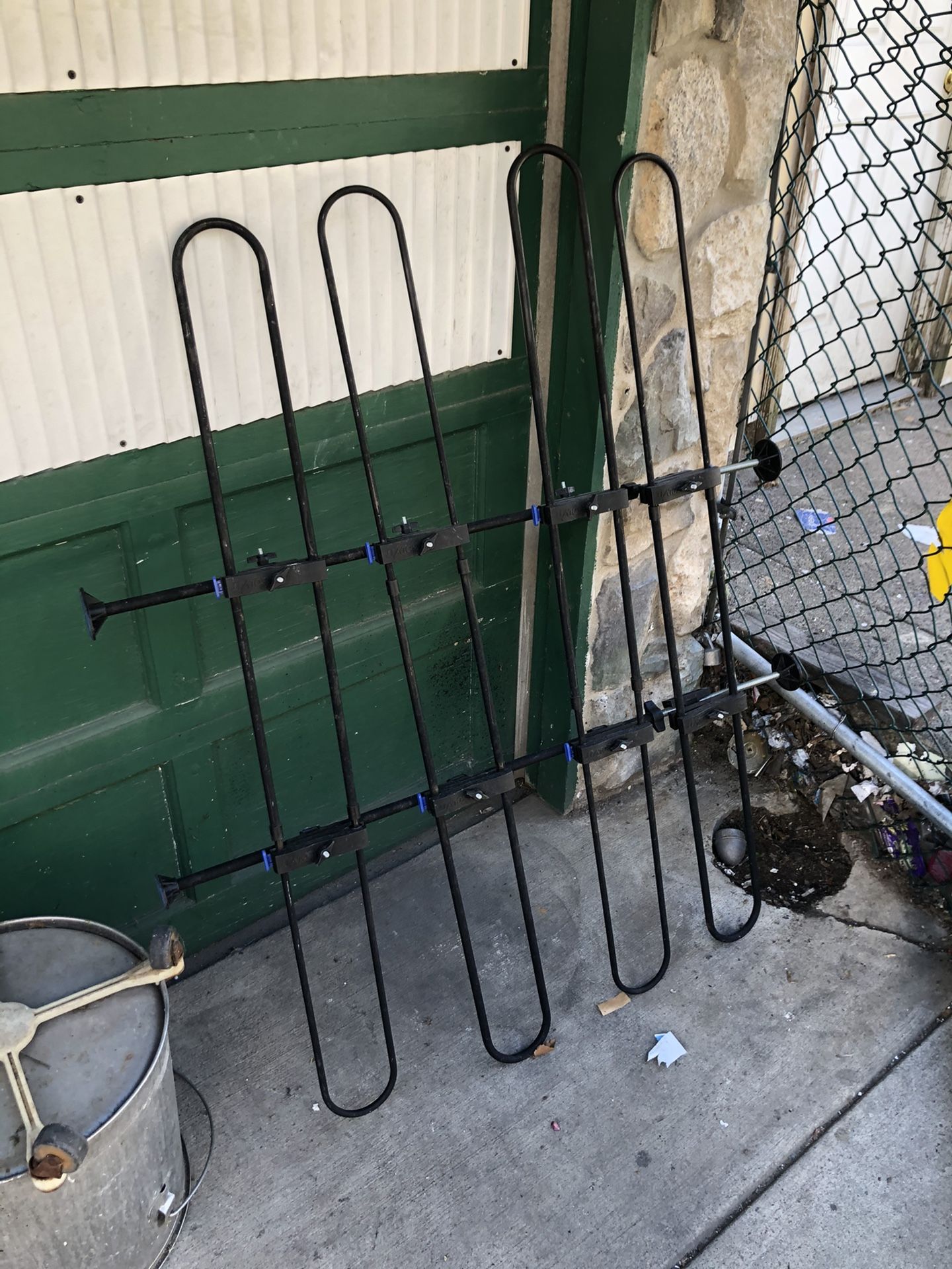 Cargo dog divider