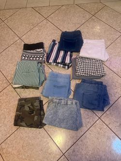 Muy buenas condiciones todos por $20, 14 pantalones talla Large