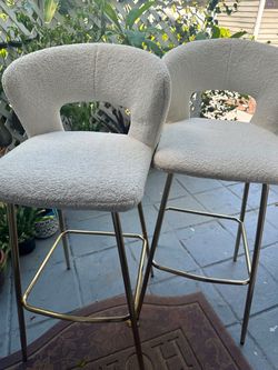 2 white counter height chair (must go together) Height:41”