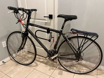 Large Specializer Sirrus 3 Hybrid Bike