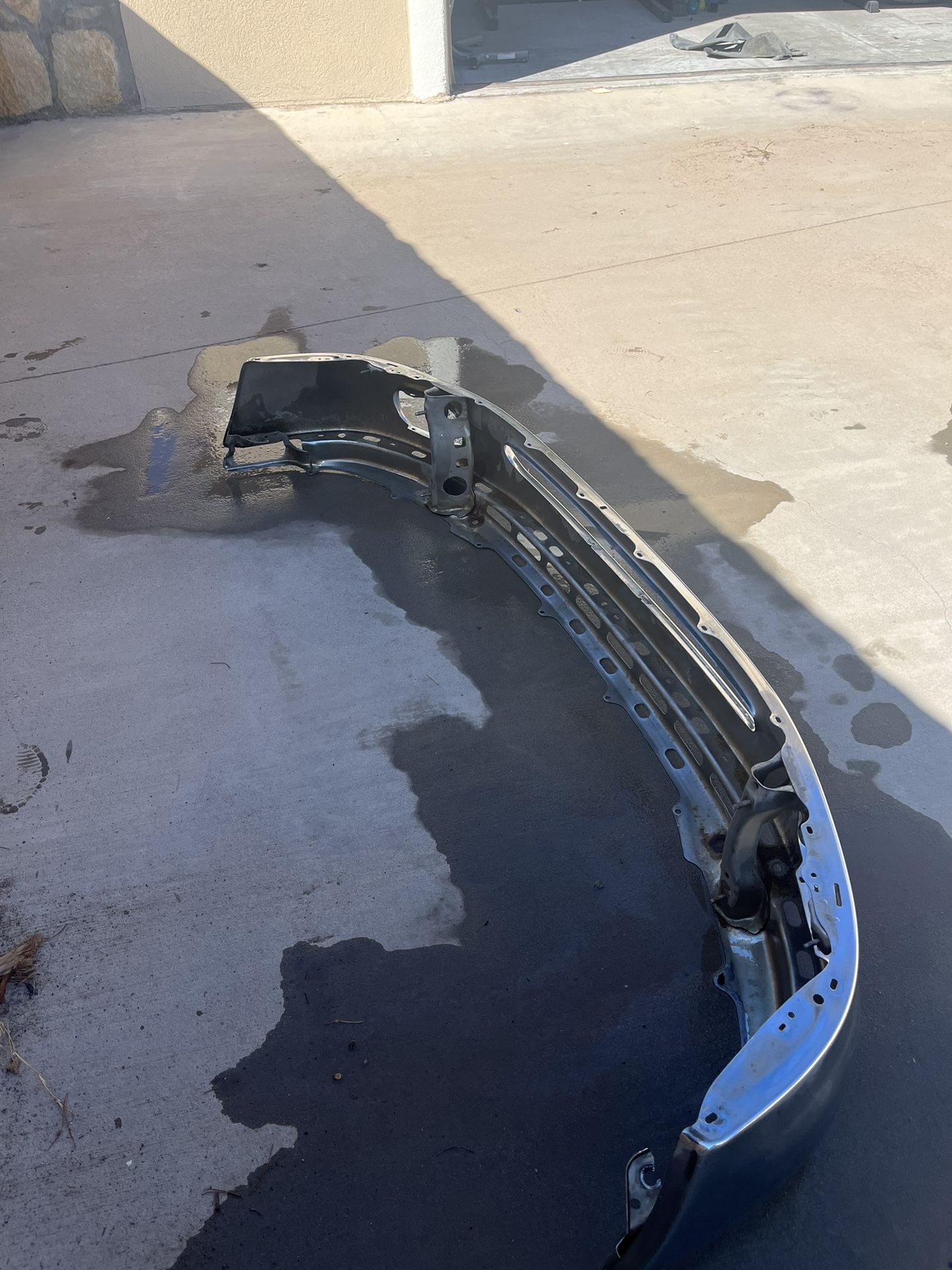 Toyota Tundra 2001-06 Gray/Black Front Bumper