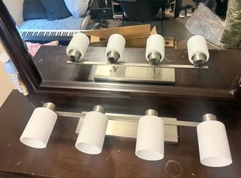 4 light vanity  brand new