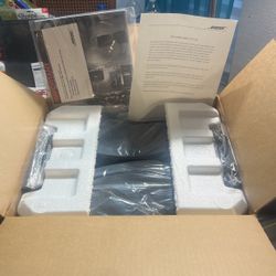 Bose  151  Se. Speakers  New In Box   2009 Model