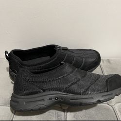NEW Women’s Easy Spirit Shoes Size 9