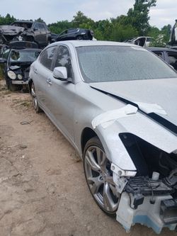 2015 Infiniti Q70L parts