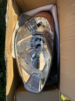 2006 - 2011 hyundai accent halogen headlight piece