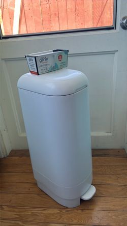 Diaper Genie Diaper Pail with Refill