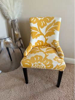 Beautiful . Accent Chair