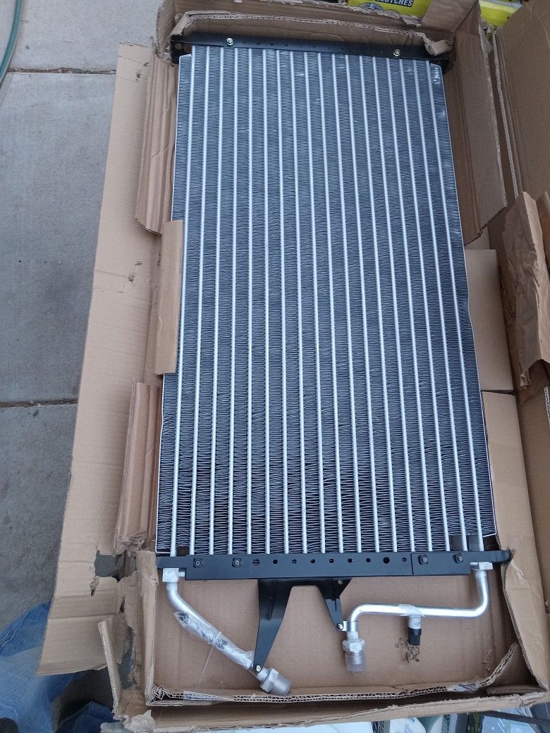 1994-95 Chevrolet GMC Ac Condenser Radiator for Sale in Phoenix, AZ ...