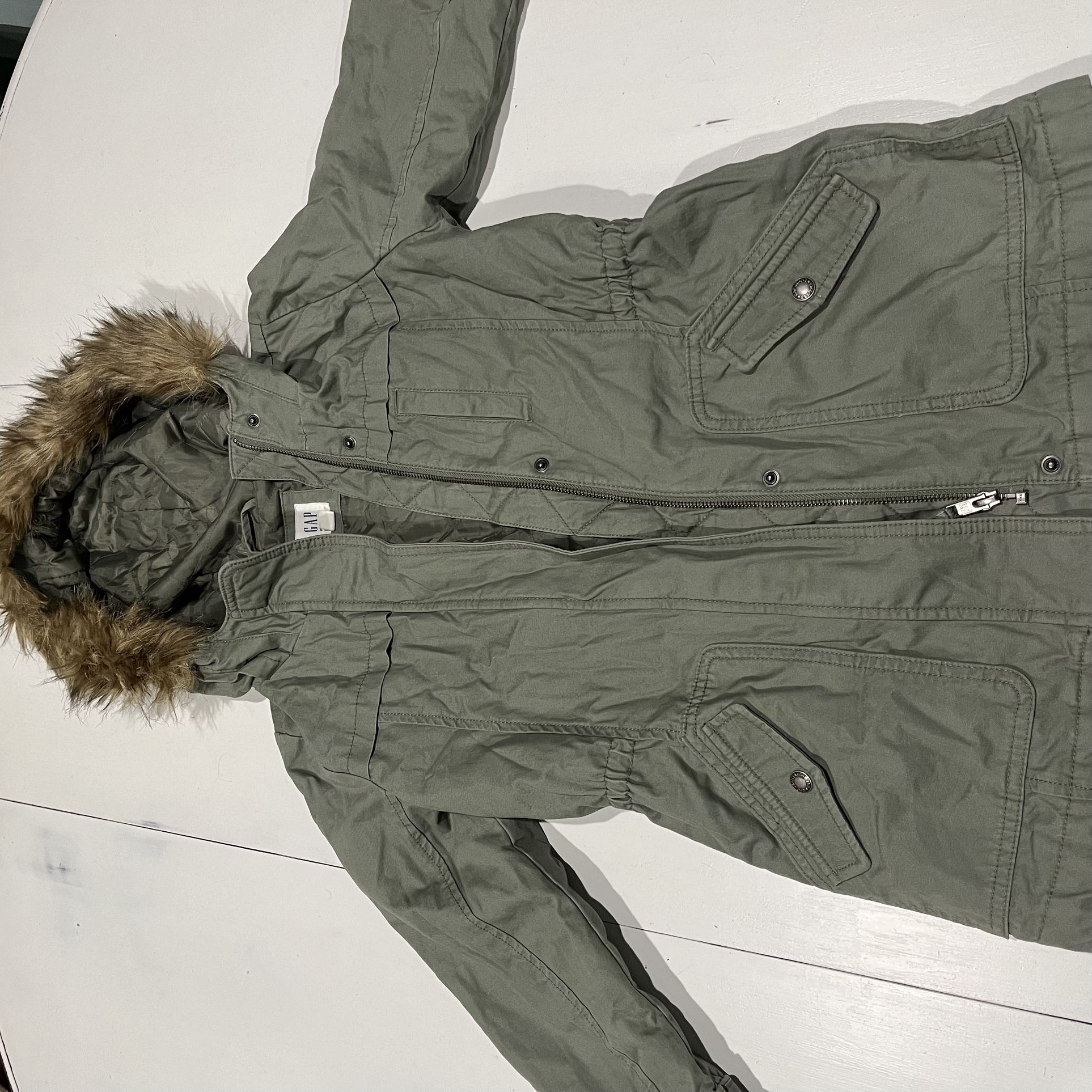 Gap parka jacket with hooded faux fur girls size medium green