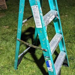 NOW ONLY $25! Werner 4' Fiberglass Step Ladder 