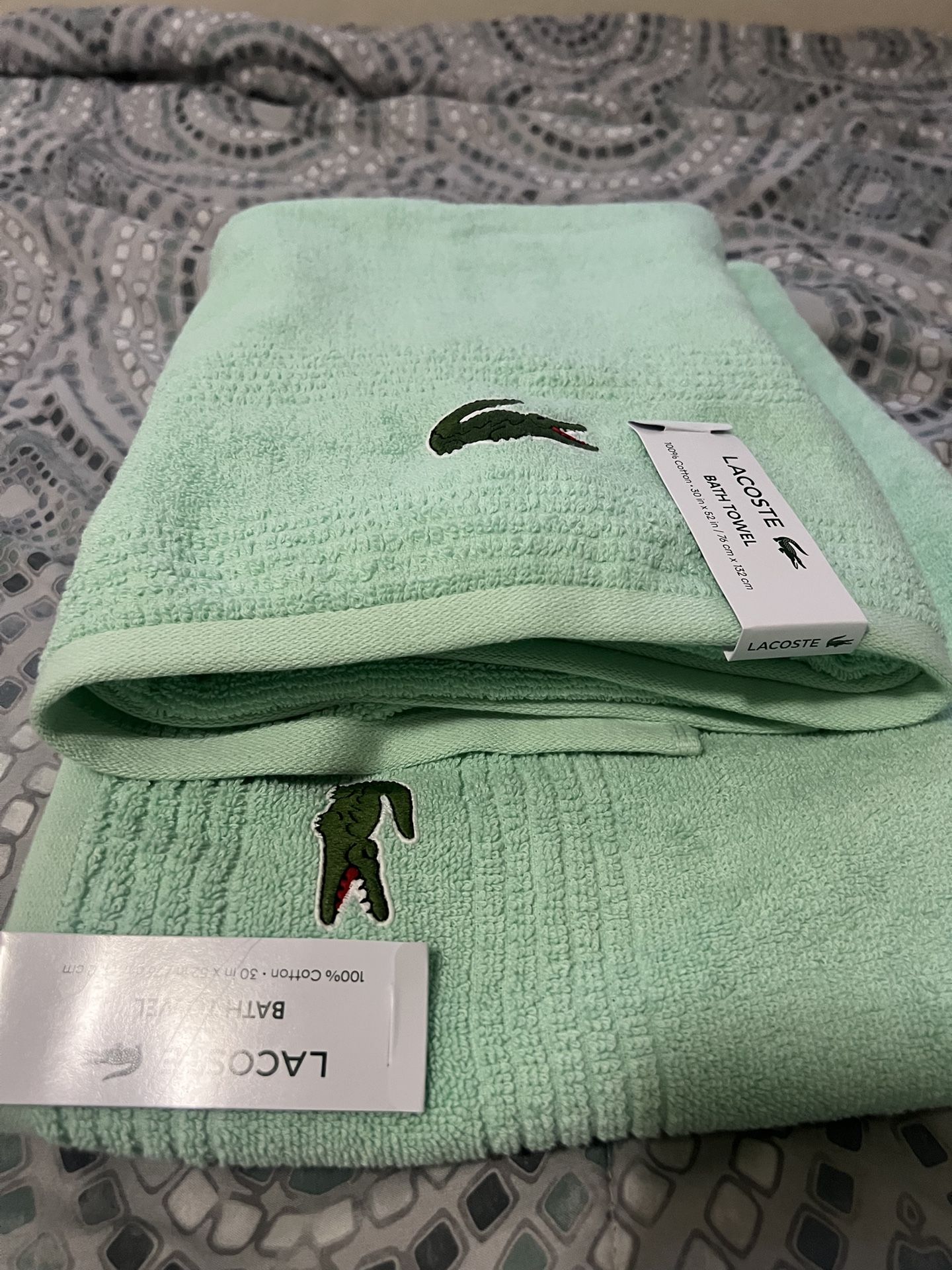 To allá Para Baño De La Marca La Coste De Tamano Grande Dos Pares Verde Bajito Y Un Par Verde Fuerte $35 Cada Par O 18 Cada Una O Mejor Offerta