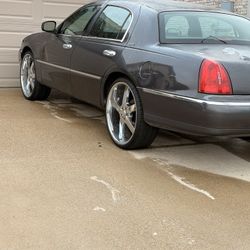 2000 Lincoln Town Car