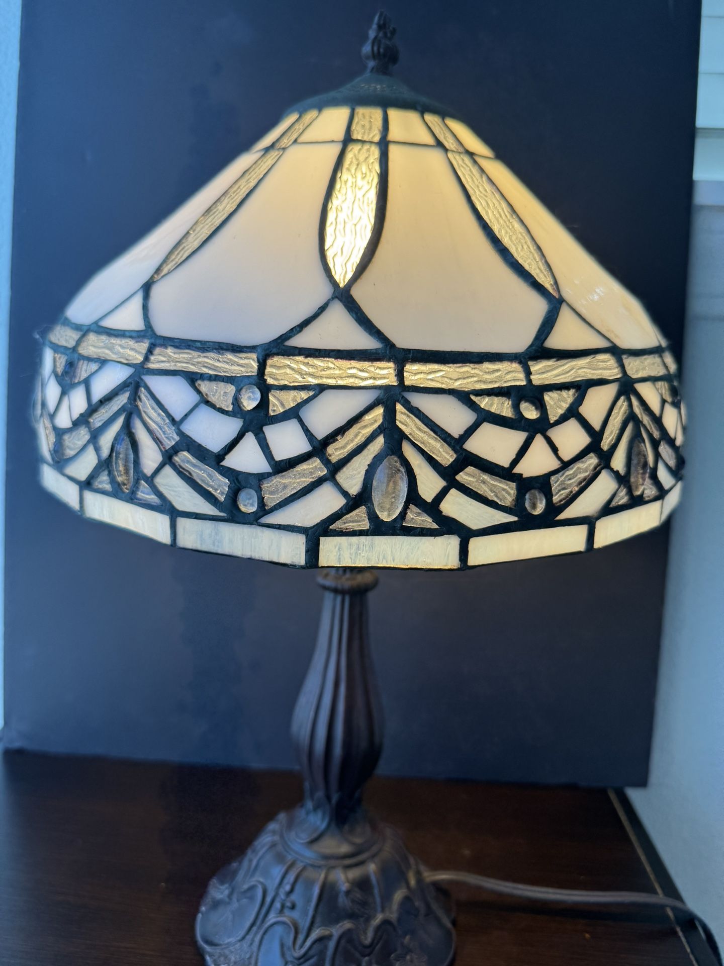 VINTAGE TIFFANY STYLE LAMP GLASS DOME SHAPED