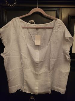 Women's Eyelet Button-Front 3 Blouses