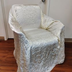 Rolling Club Chair With Seat Cover 