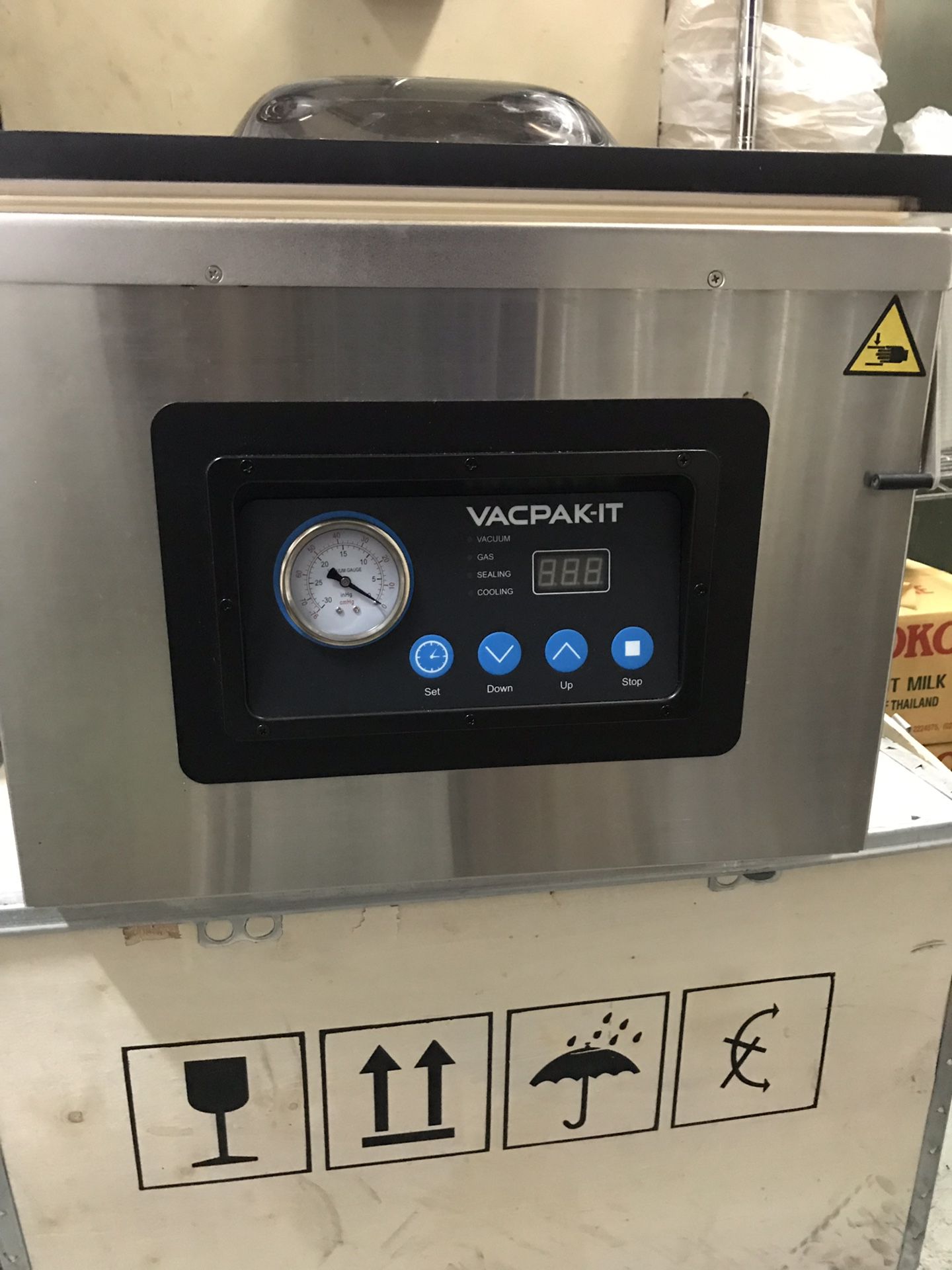 VacPak-It VMC32 Chamber Vacuum Packaging Machine with Two 16" Seal Bars and Oil Pump