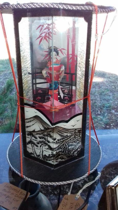 Light Up Oriental Geisha Box