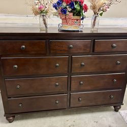 Signature Design by Ashley - Camdyn 9 Drawer Dresser