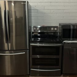 Black Stainless Steel Appliances Package