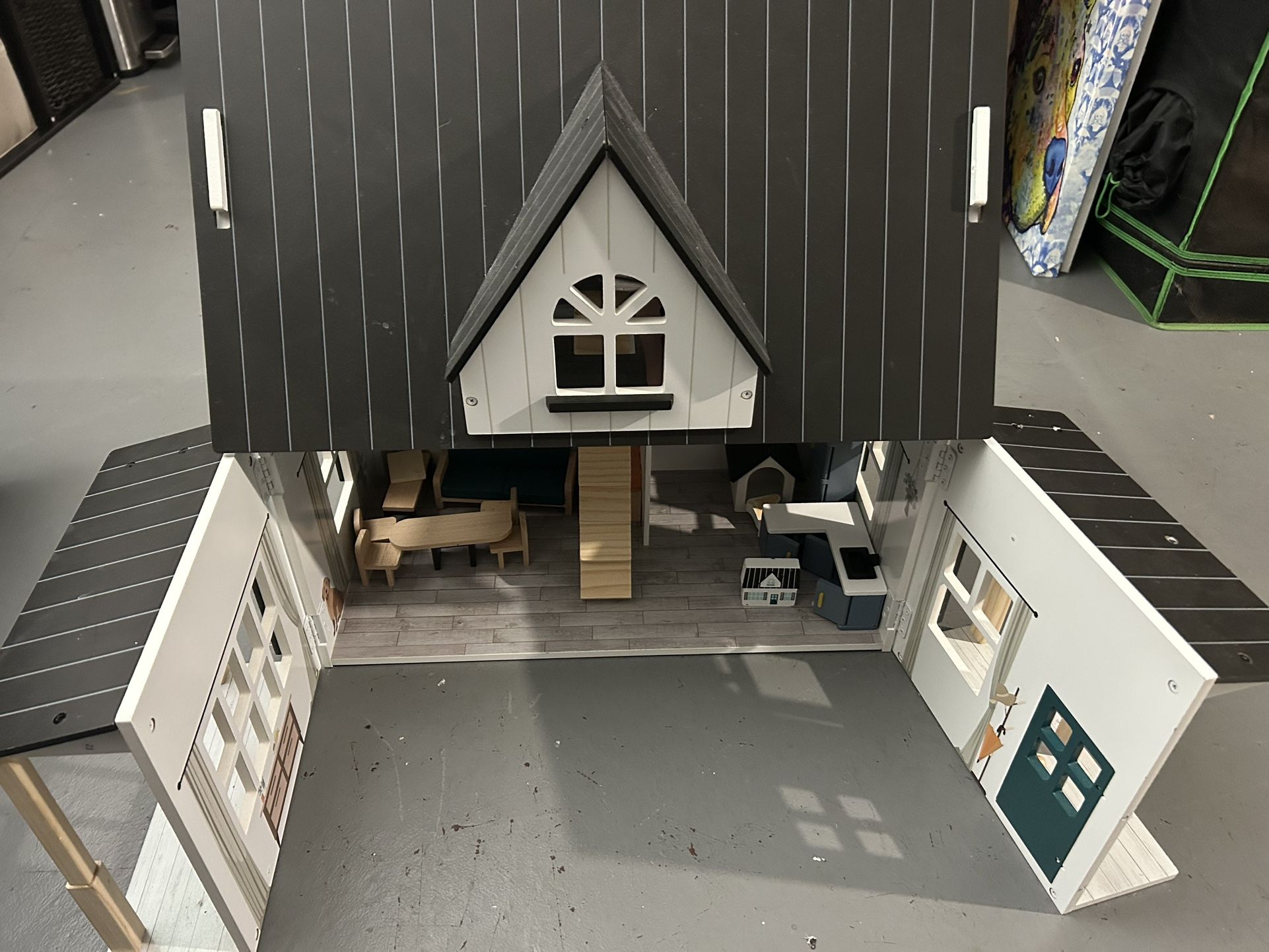 Kids Dollhouse
