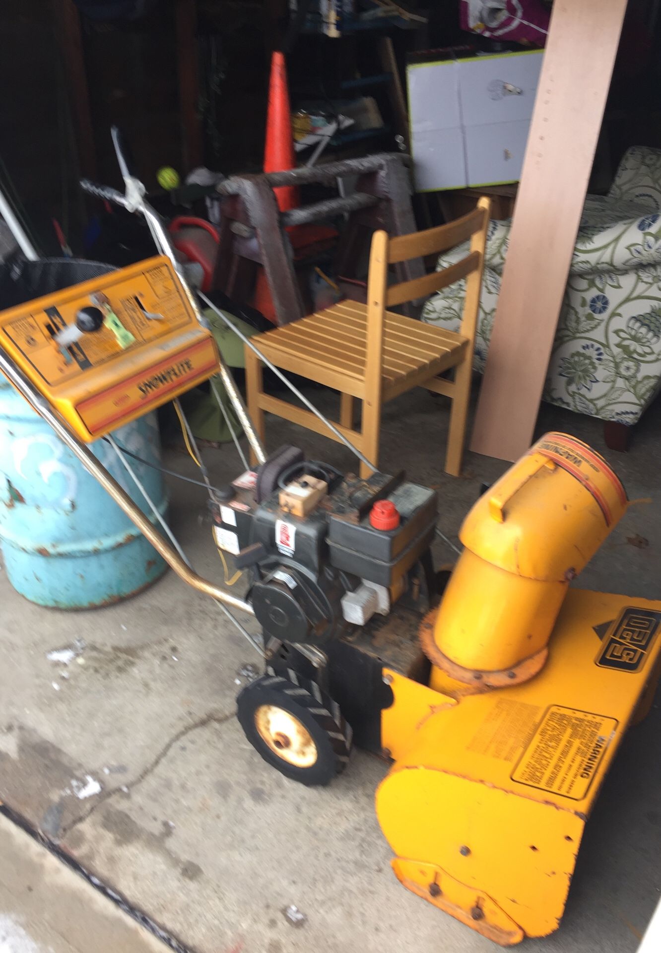 MTD SNOWFLITE 5/20 SNOWBLOWER STARTS RIGHT UP for Sale in Parma, OH OfferUp