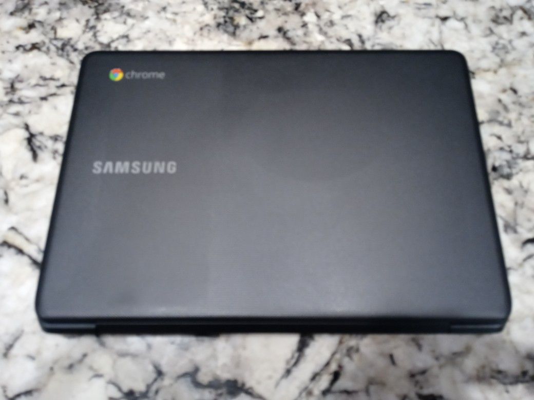 Samsung.  Chromebook 3 - 4 GB 11.6-inch Model XE500C13