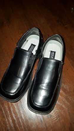 Boys shoes