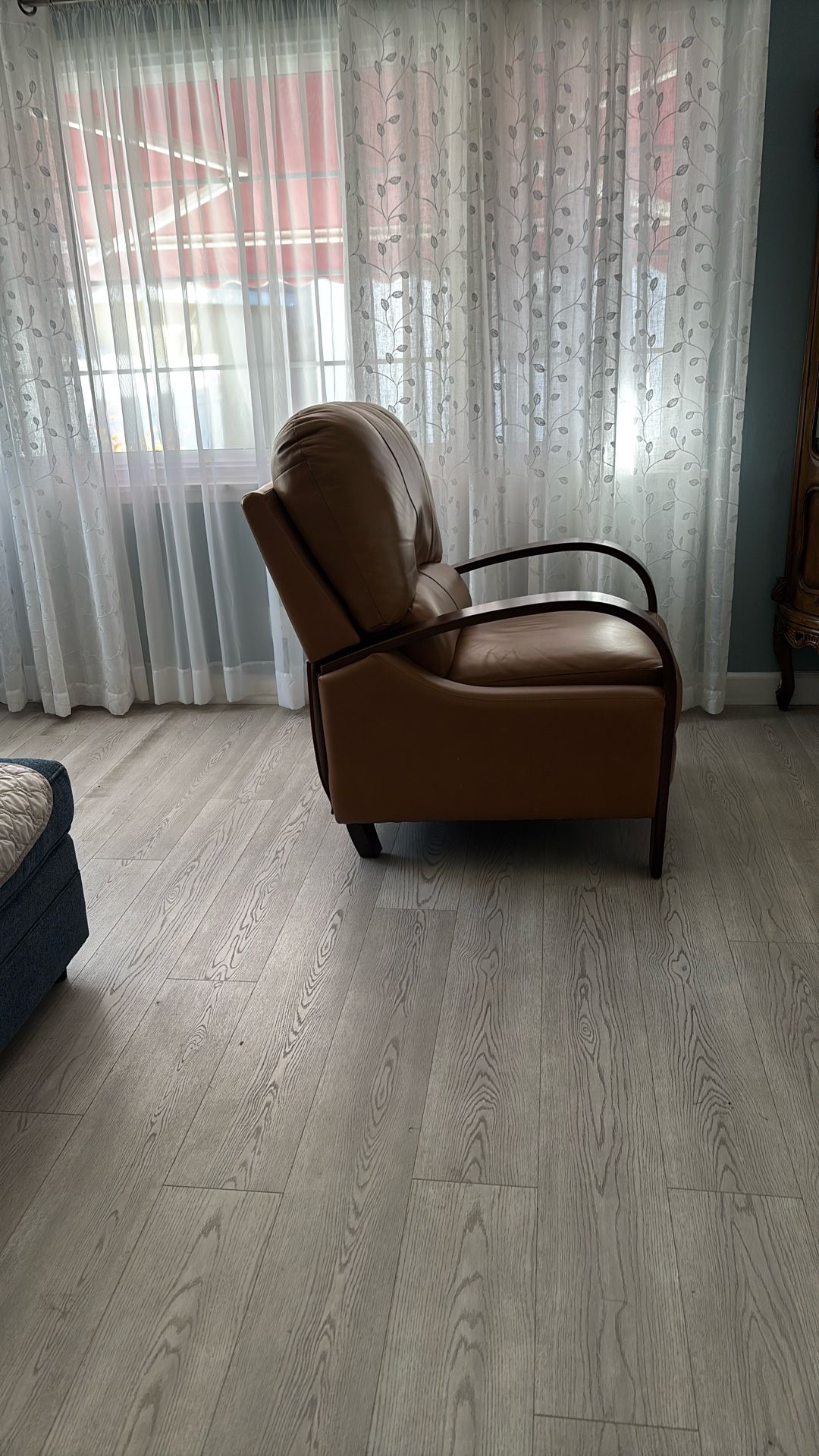 Recliner Chair 