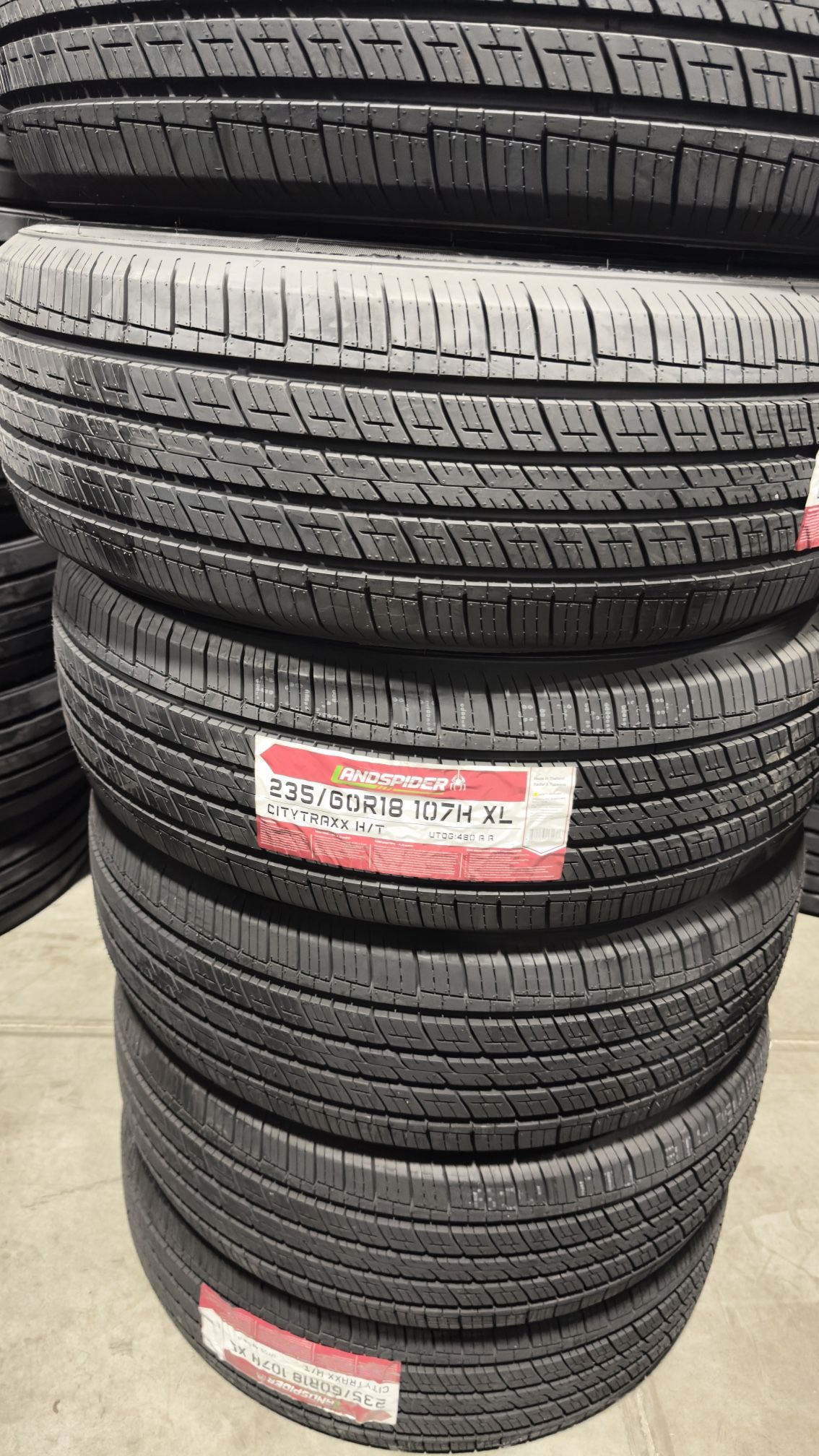 235/60R18 Landspider 