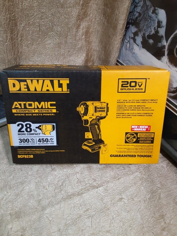 NEW DEWALT 20V BRUSHLESS ATOMIC 3/8 IMPACT WRENCH