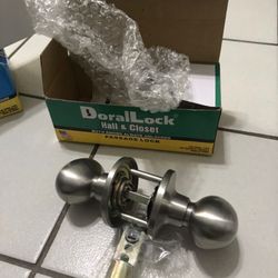 Doral lever lock bed & bath Privacy Door Lever in Satin Nickel