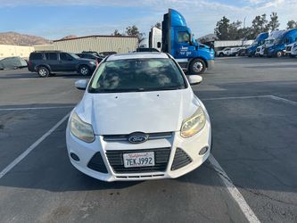 2014 ford focus white