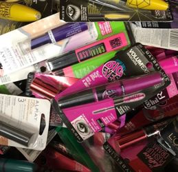 Drug Store Makeup 100 Pieces