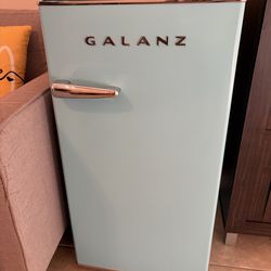 Retro Compact Refrigerator