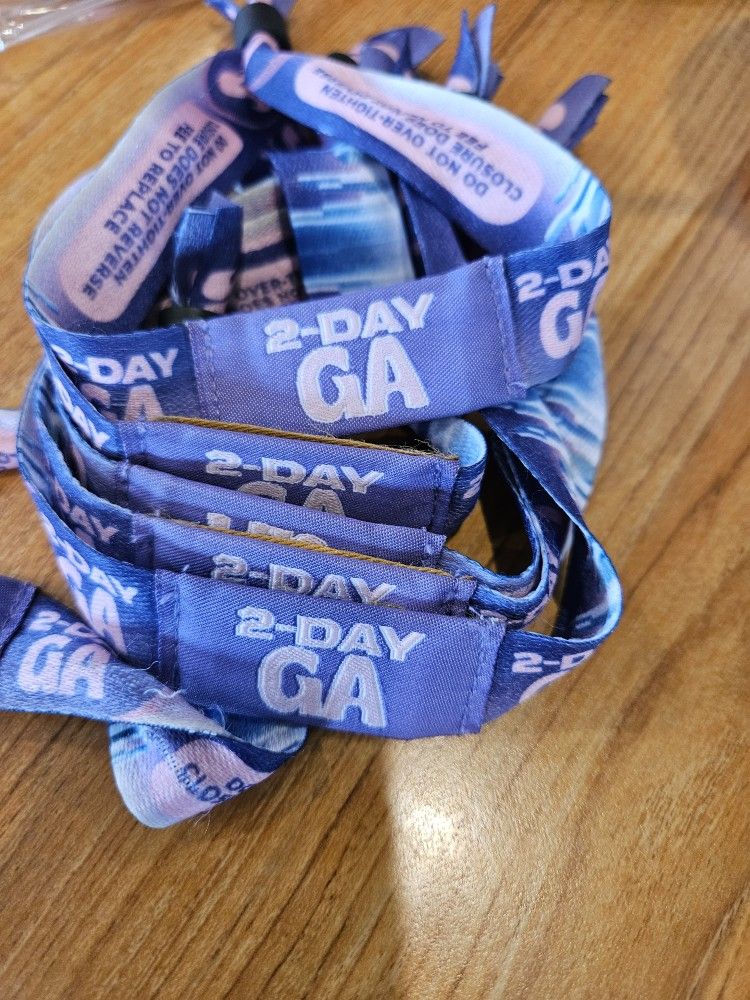 SUEÑOS SUNDAY WRISTBANDS FOR SALE