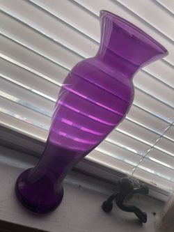 Elegant purple glass vase