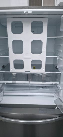 LG French Door Refrigerator with Door Cooling+
