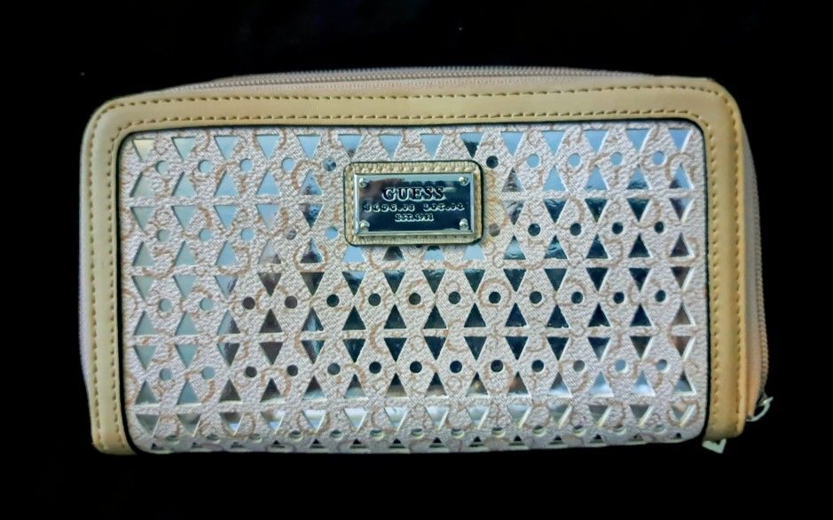 Guess Women's Mirrored Pink/Beige Organizer• Clutch Wallet• Great Condition